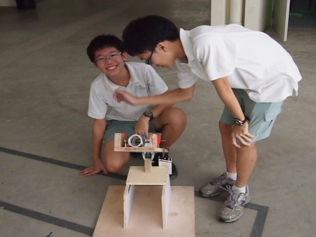 Authentic Assessment in groups: Projectile Launcher